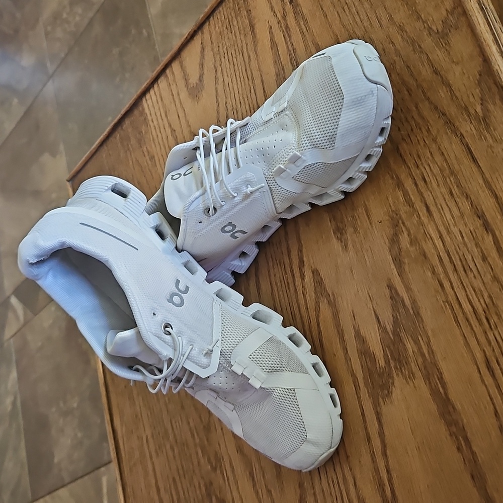 OC On Cloud X Running Shoes Sneakers Monochrome White Womens US 10